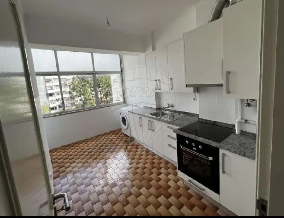Apartamento T2 para Venda em Algueirão-Mem Martins Foto 5