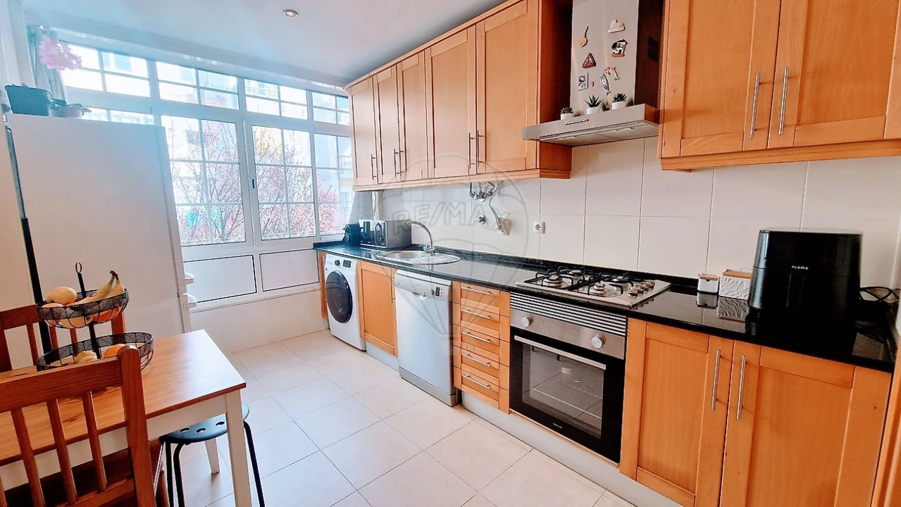 Apartamento T2 para Venda em Santa Iria de Azoia, São João da Talha e Bobadela Foto 19