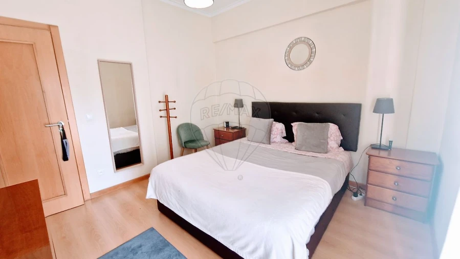 Apartamento T2 para Venda em Santa Iria de Azoia, São João da Talha e Bobadela Foto 9