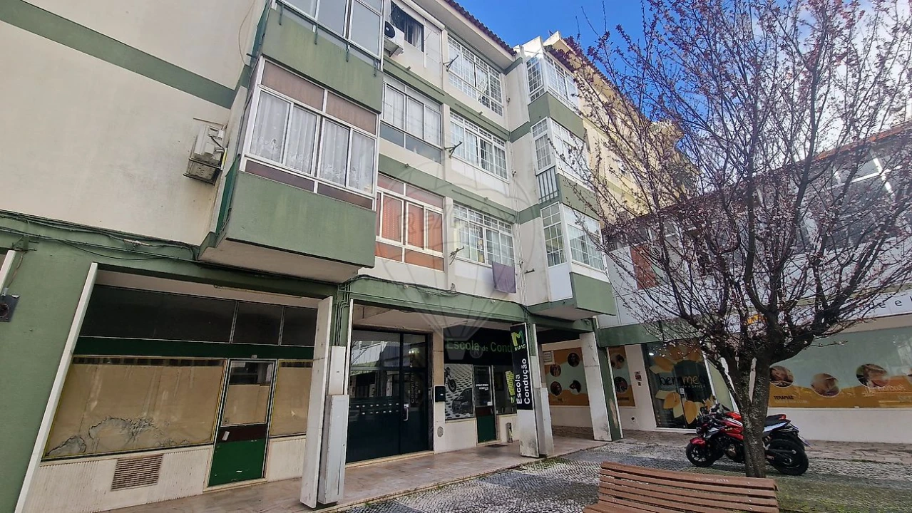 Apartamento T2 para Venda em Santa Iria de Azoia, São João da Talha e Bobadela Foto 23