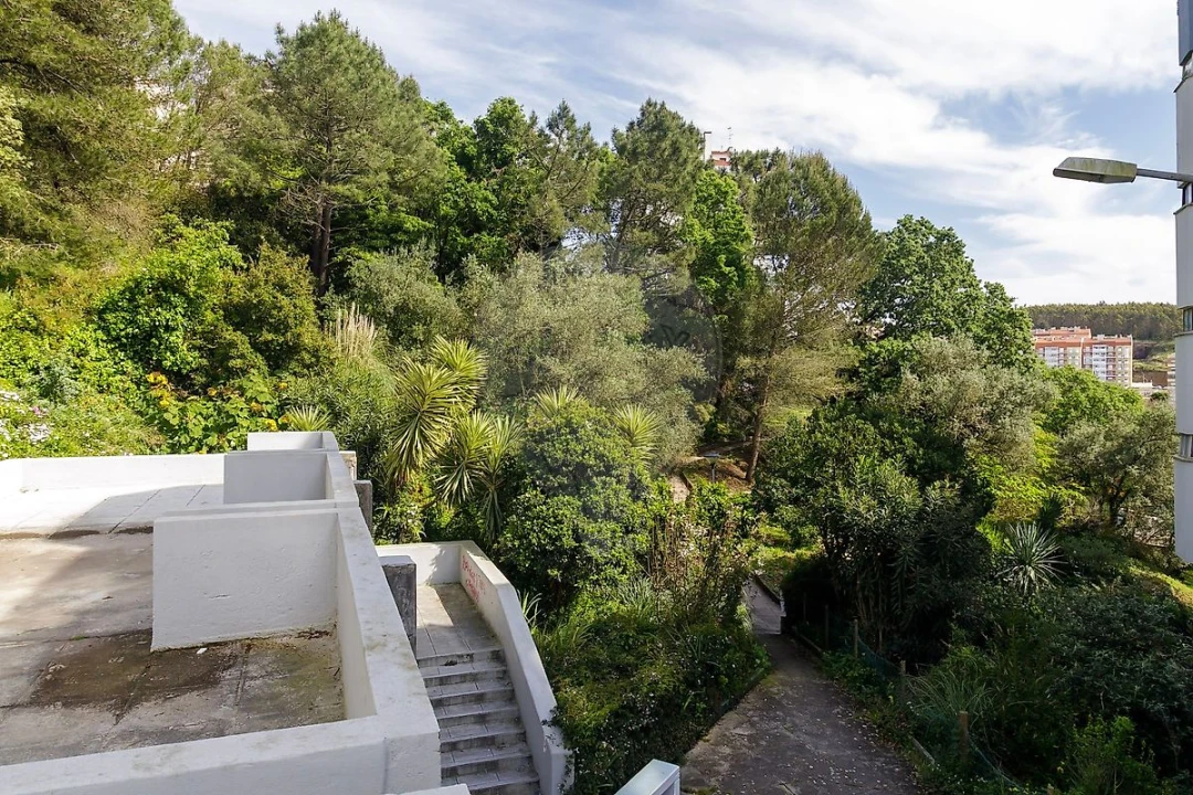 Apartamento T4 para Venda em Rio de Mouro Foto 6