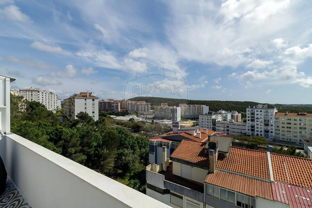 Apartamento T4 para Venda em Rio de Mouro Foto 30