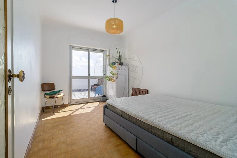 Apartamento T4 para Venda em Rio de Mouro Foto 26