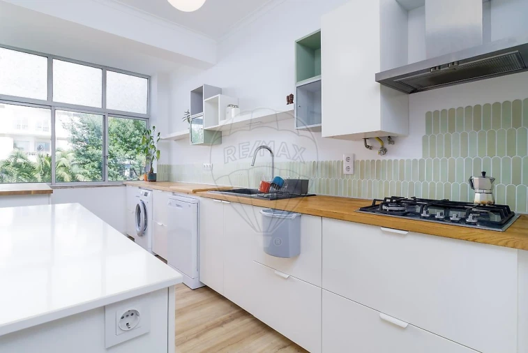 Apartamento T4 para Venda em Rio de Mouro Foto 15