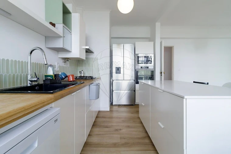 Apartamento T4 para Venda em Rio de Mouro Foto 16