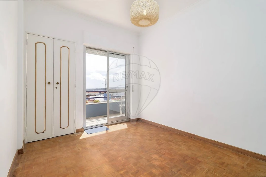 Apartamento T4 para Venda em Rio de Mouro Foto 8