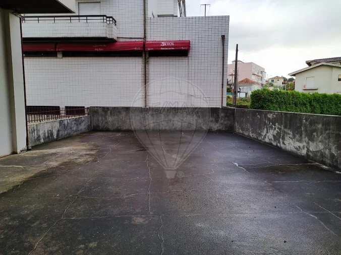 Loja para Venda em São João da Madeira Foto 11