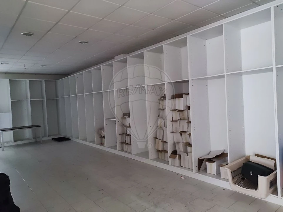 Loja para Venda em São João da Madeira Foto 7