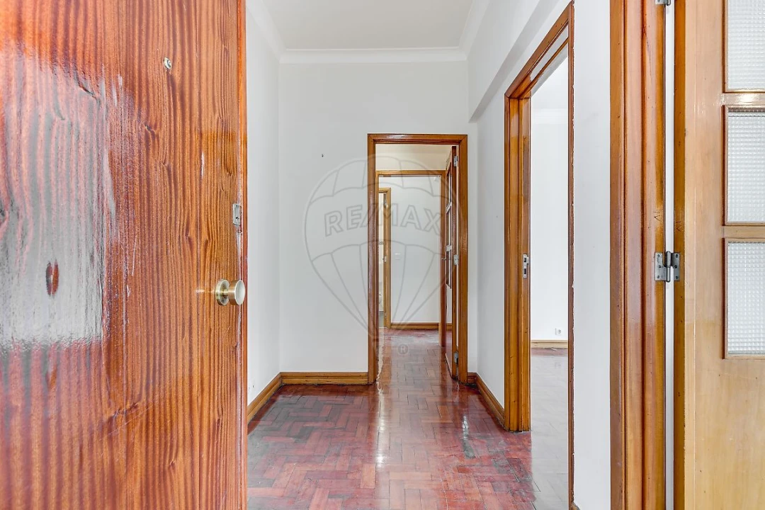 Apartamento T5 para Venda em Arroios Foto 5