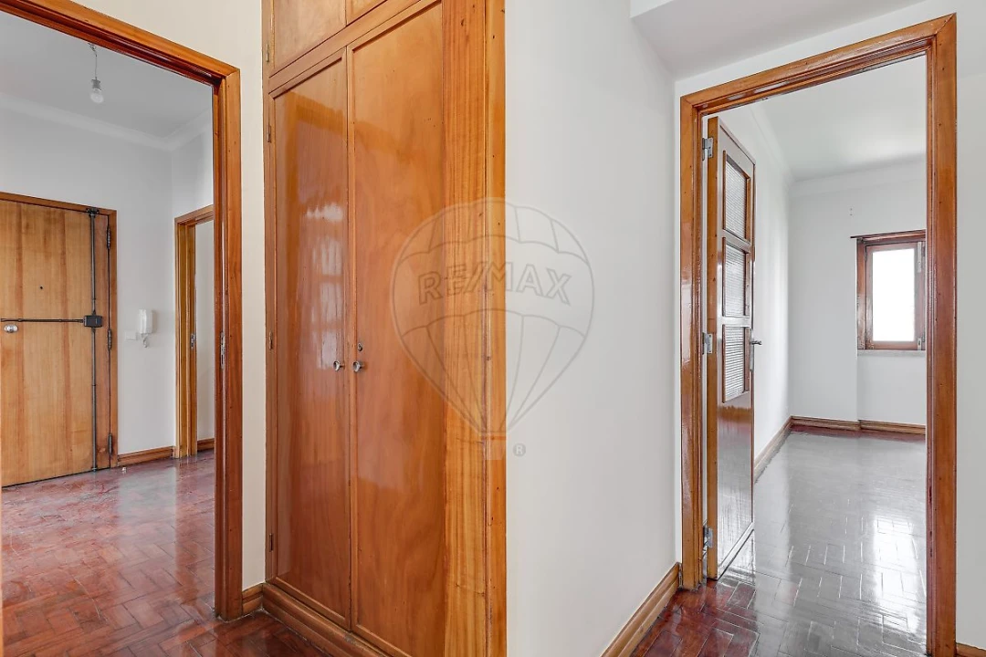 Apartamento T5 para Venda em Arroios Foto 8