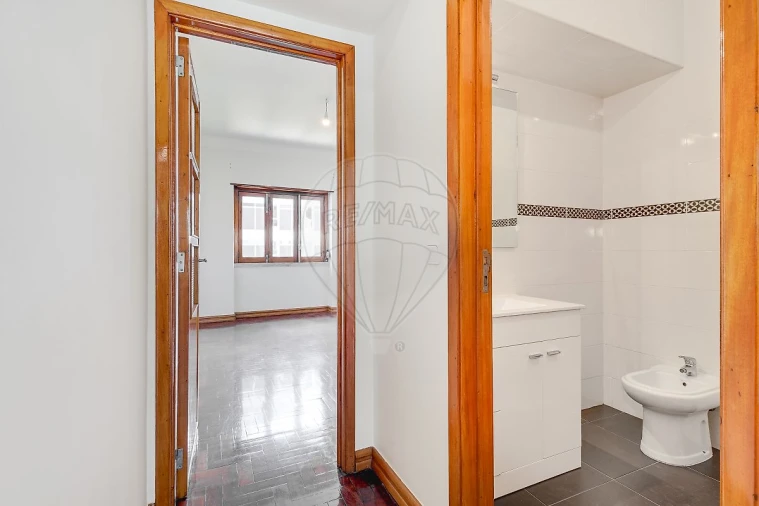 Apartamento T5 para Venda em Arroios Foto 7