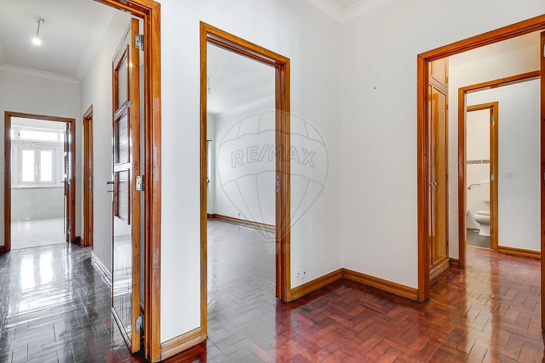 Apartamento T5 para Venda em Arroios Foto 24