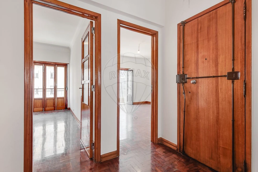 Apartamento T5 para Venda em Arroios Foto 3