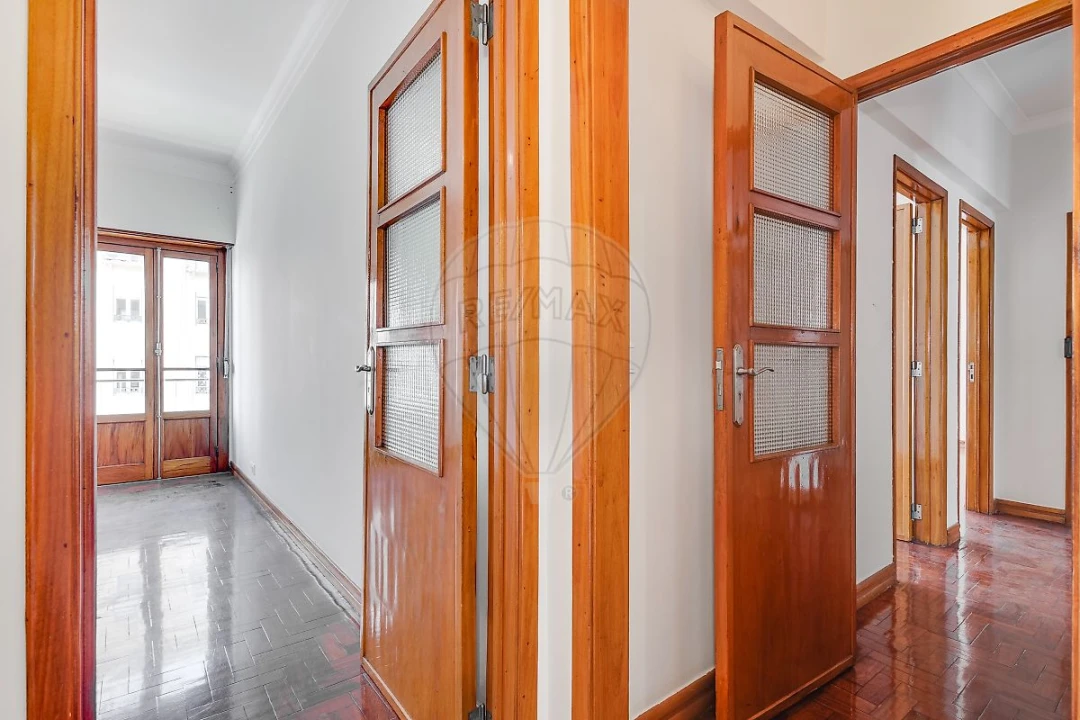 Apartamento T5 para Venda em Arroios Foto 16
