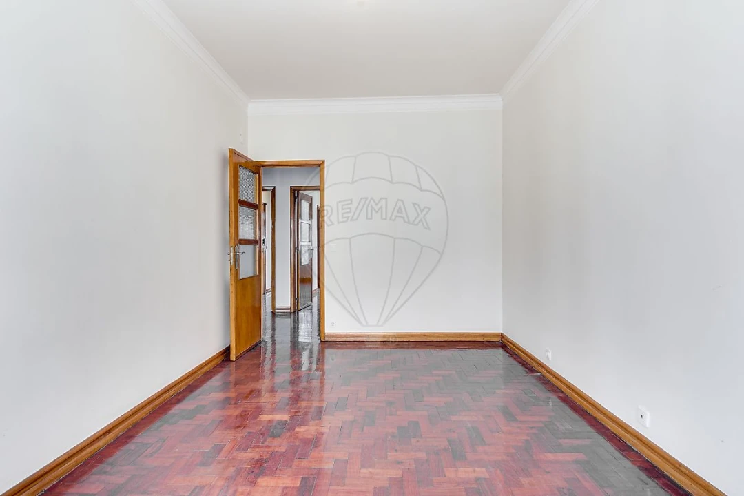 Apartamento T5 para Venda em Arroios Foto 12