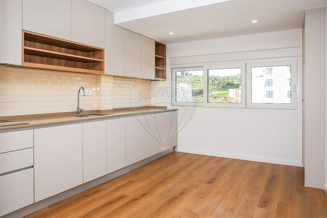 Apartamento T3 para Venda em Loures Foto 4