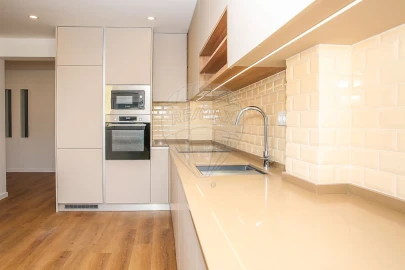 Apartamento T3 para Venda em Loures