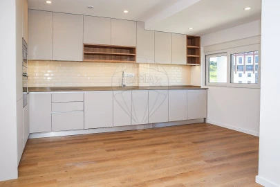 Apartamento T3 para Venda em Loures