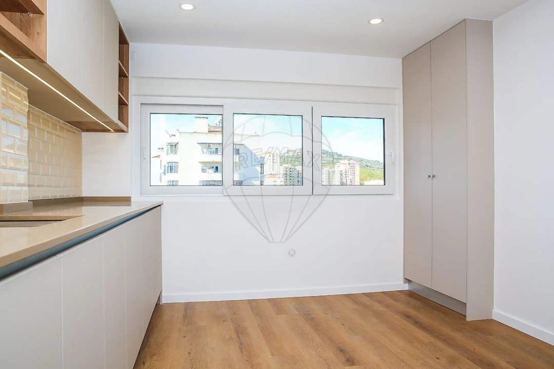 Apartamento T3 para Venda em Loures Foto 5