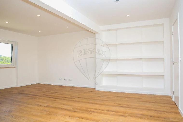 Apartamento T3 para Venda em Loures Foto 14