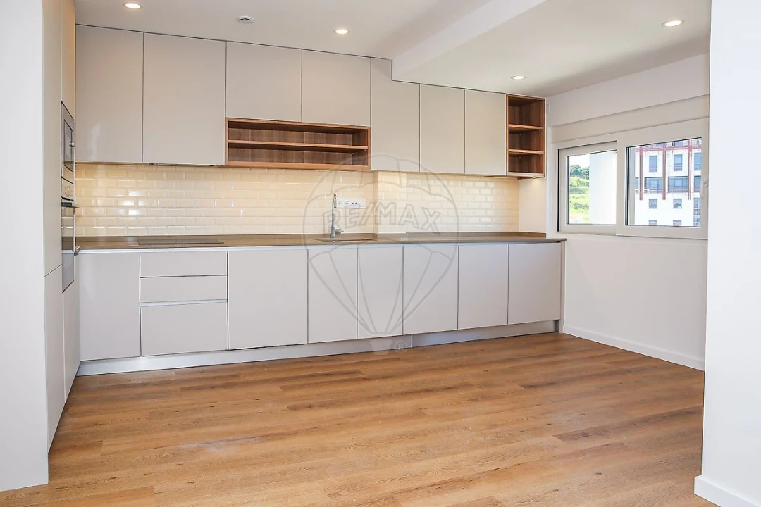 Apartamento T3 para Venda em Loures Foto 2