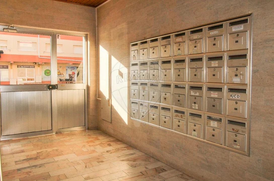 Apartamento T1 para Venda em Buarcos Foto 2