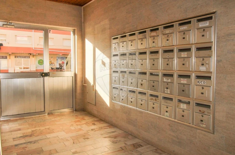 Apartamento T1 para Venda em Buarcos Foto 2