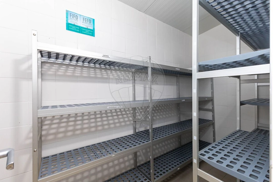 Loja para Venda em Matosinhos e Leça da Palmeira Foto 2