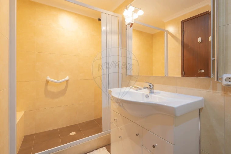 Apartamento T3 para Venda em Cadaval e Pêro Moniz Foto 13