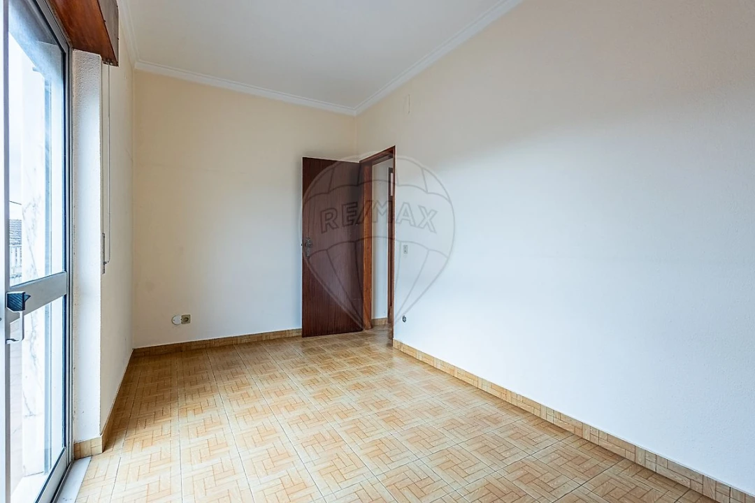 Apartamento T5 para Venda em Aveiras de Cima Foto 31