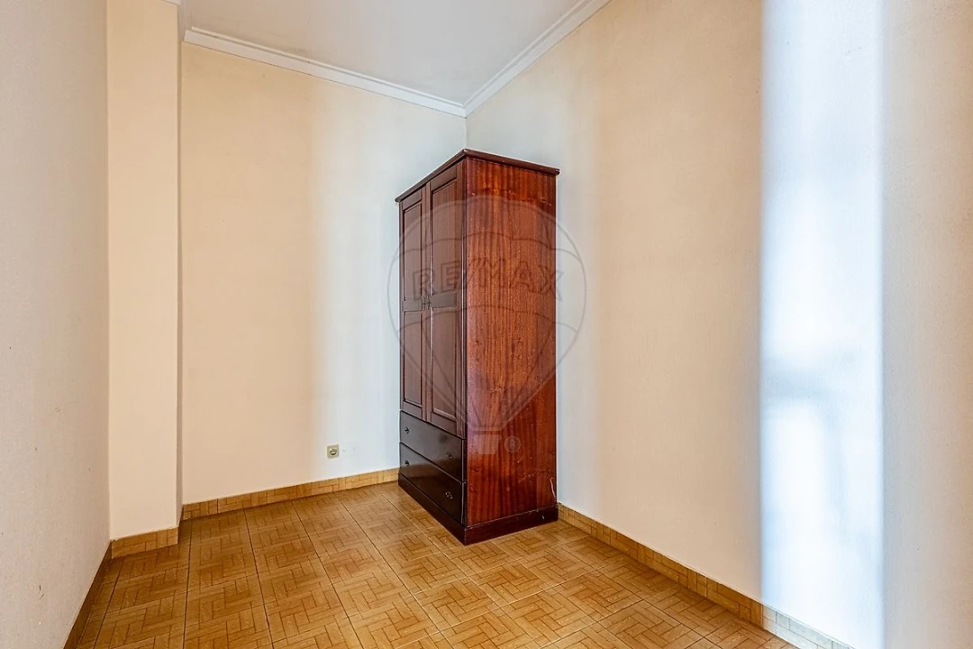 Apartamento T5 para Venda em Aveiras de Cima Foto 24