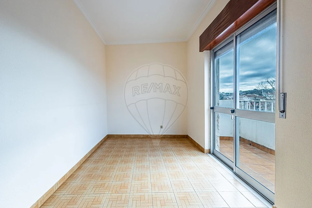 Apartamento T5 para Venda em Aveiras de Cima Foto 29