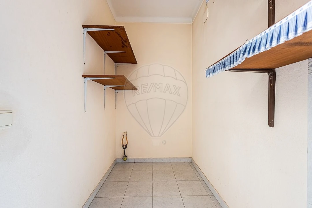 Apartamento T5 para Venda em Aveiras de Cima Foto 14