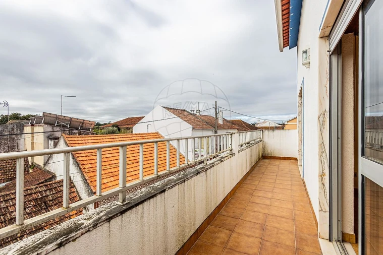 Apartamento T5 para Venda em Aveiras de Cima Foto 32