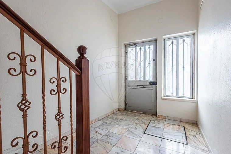Apartamento T5 para Venda em Aveiras de Cima Foto 7