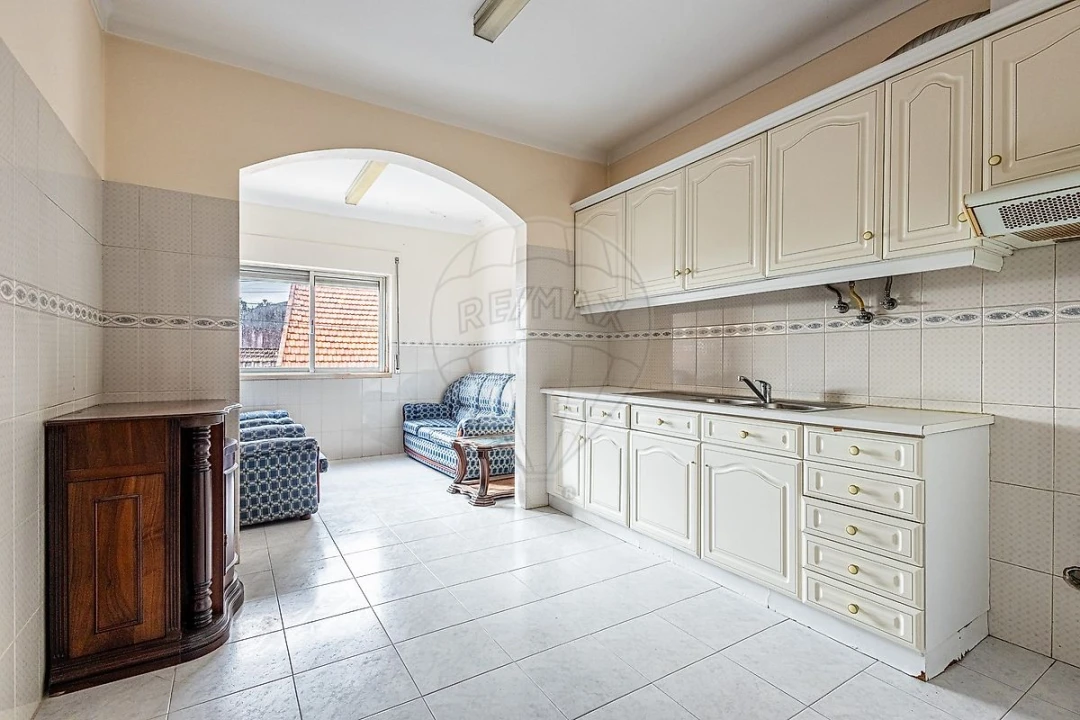 Apartamento T5 para Venda em Aveiras de Cima Foto 11