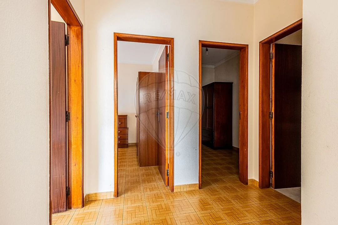 Apartamento T5 para Venda em Aveiras de Cima Foto 22