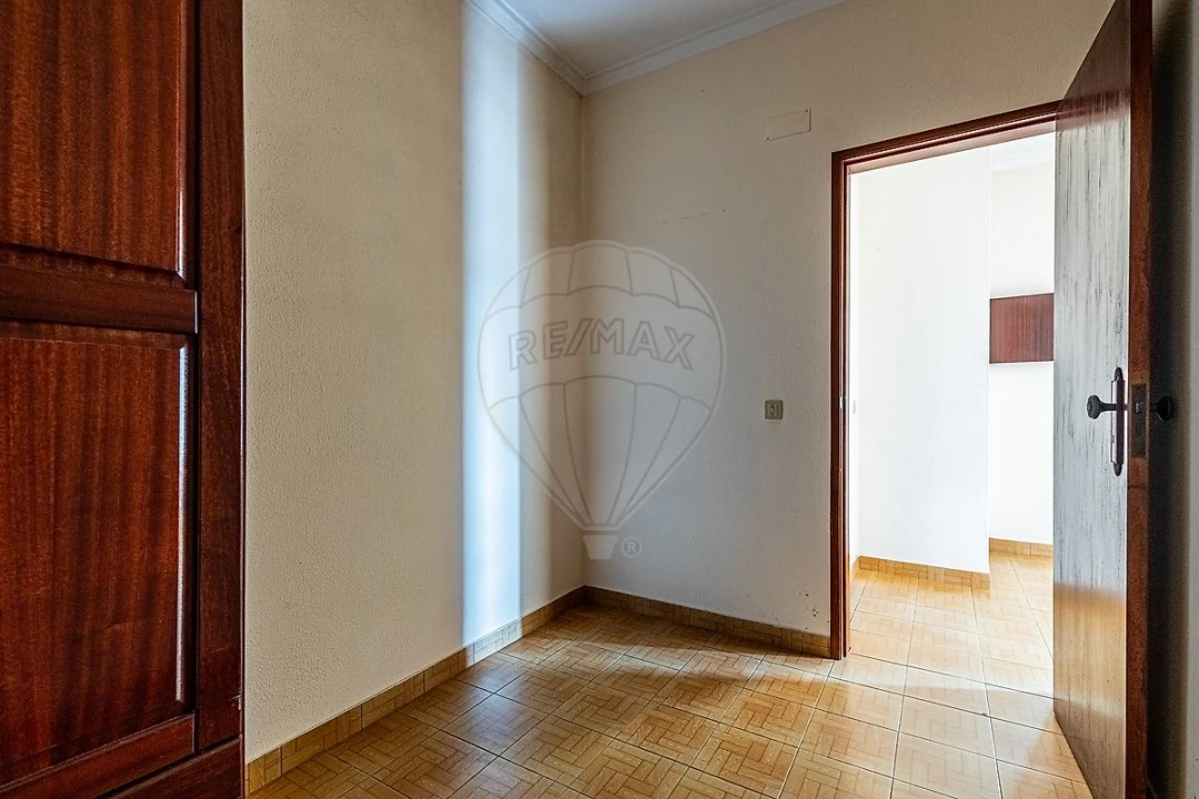 Apartamento T5 para Venda em Aveiras de Cima Foto 28