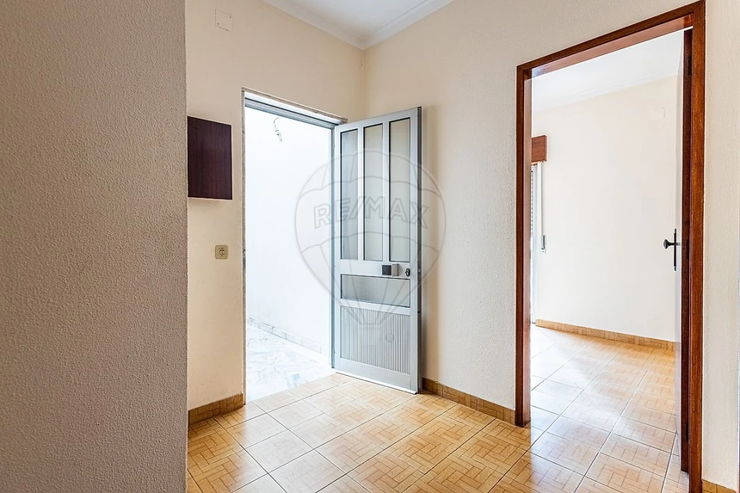 Apartamento T5 para Venda em Aveiras de Cima Foto 26