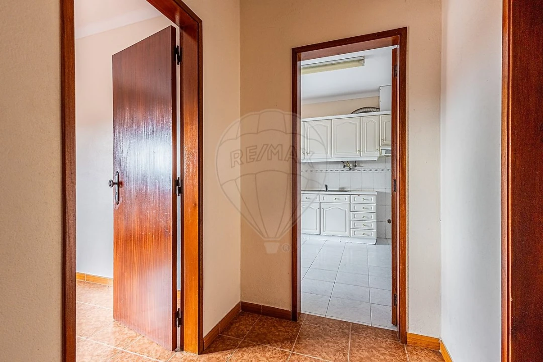 Apartamento T5 para Venda em Aveiras de Cima Foto 8