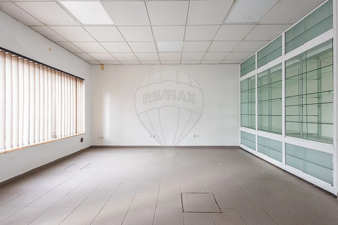 Loja para Venda em Aveiras de Cima Foto 4