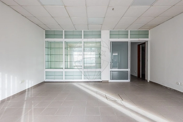 Loja para Venda em Aveiras de Cima Foto 5