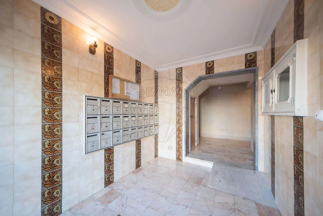 Apartamento T2 para Arrendamento em Falagueira-Venda Nova Foto 5