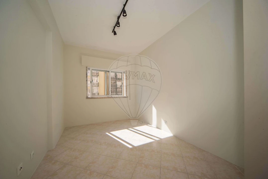 Apartamento T2 para Arrendamento em Falagueira-Venda Nova Foto 19