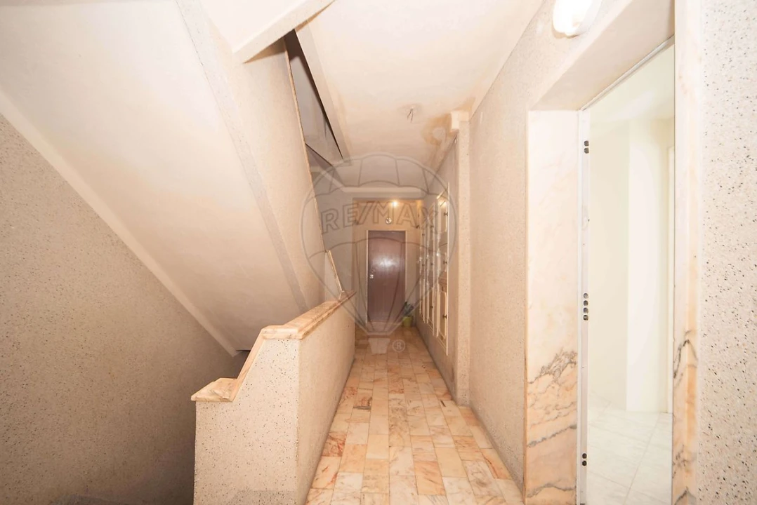 Apartamento T2 para Arrendamento em Falagueira-Venda Nova Foto 4