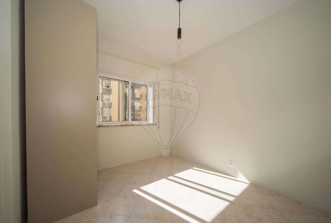 Apartamento T2 para Arrendamento em Falagueira-Venda Nova Foto 16