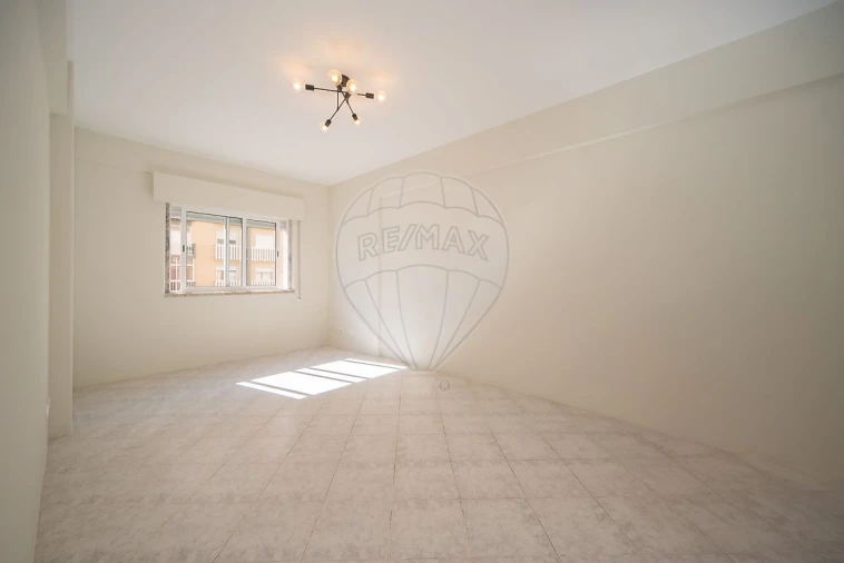 Apartamento T2 para Arrendamento em Falagueira-Venda Nova Foto 27