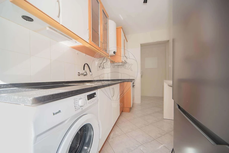 Apartamento T2 para Arrendamento em Falagueira-Venda Nova Foto 9