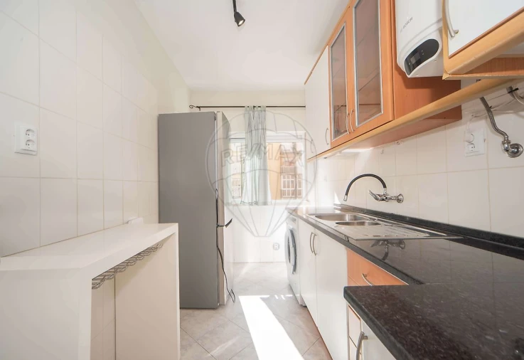 Apartamento T2 para Arrendamento em Falagueira-Venda Nova