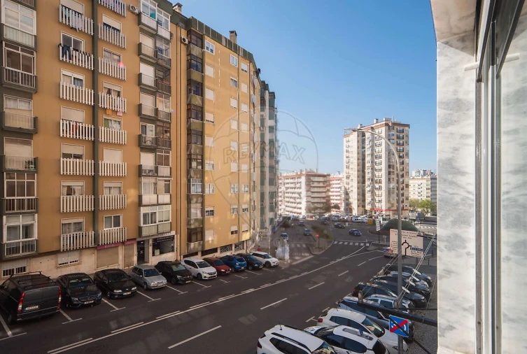 Apartamento T2 para Arrendamento em Falagueira-Venda Nova Foto 25